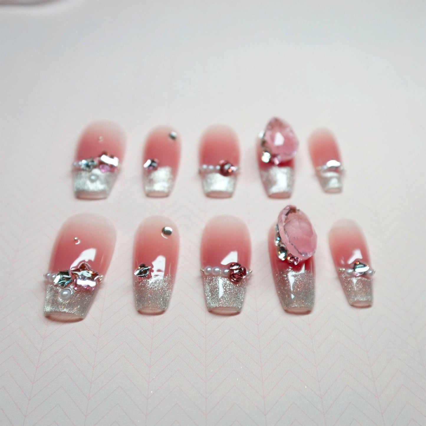 Rose Crystal Charm - Luwanery