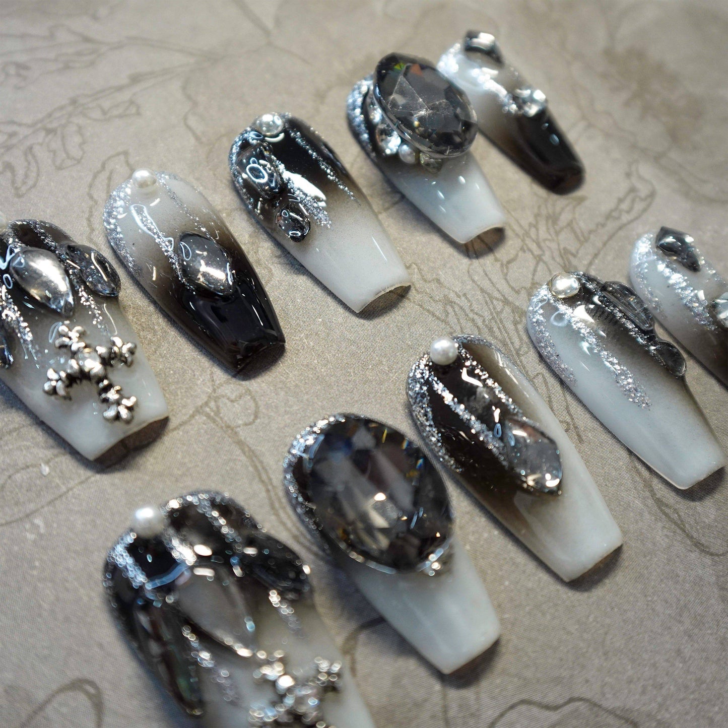 Midnight Eclipse - Luwanery