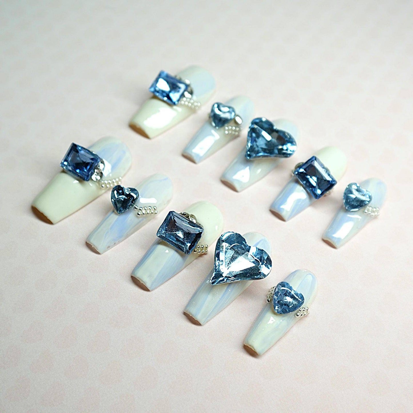 Blue Crystal Elegance - Luwanery