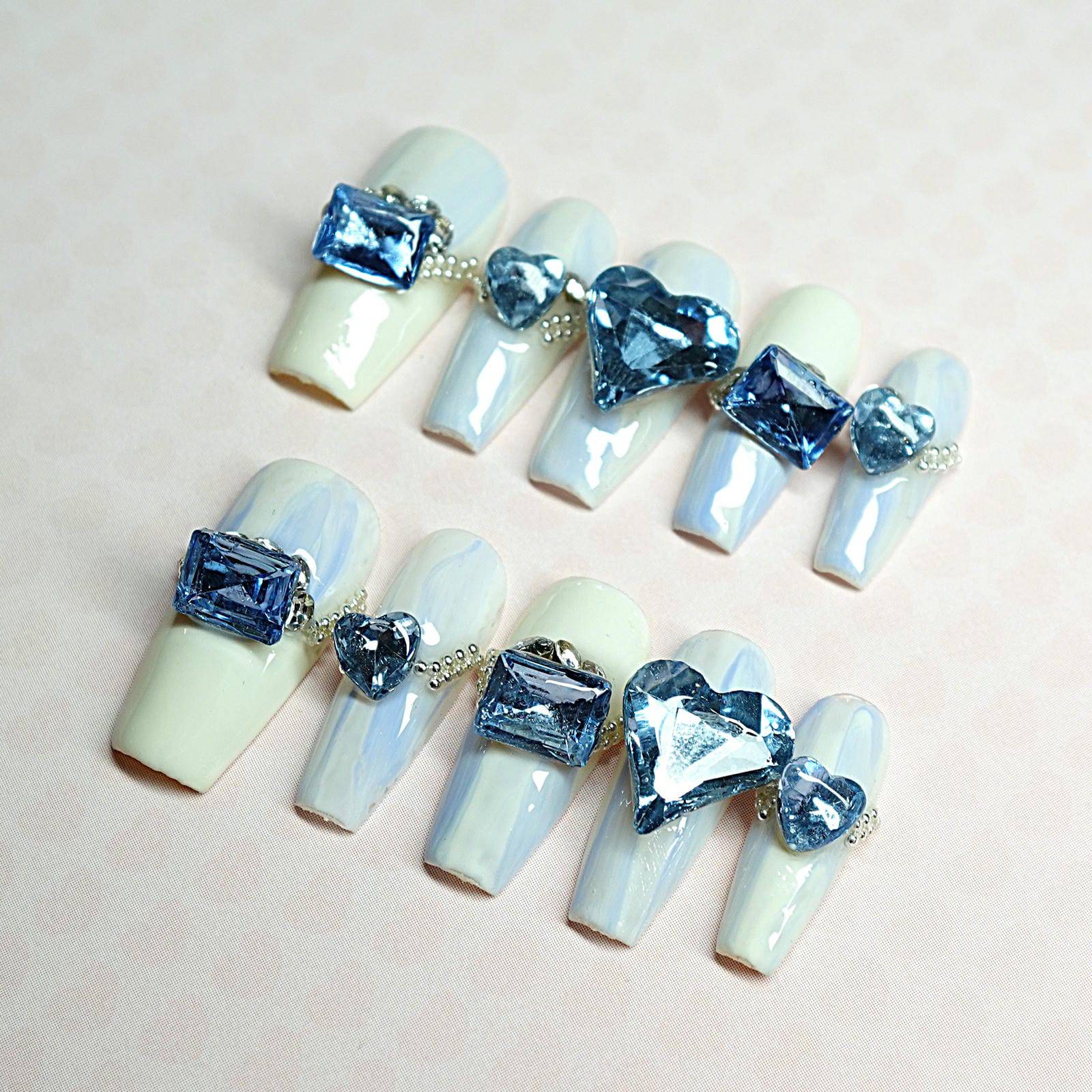 Blue Crystal Elegance - Luwanery